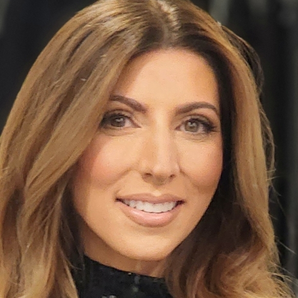 Meet your Posher, Renée - Picture 2 of 6